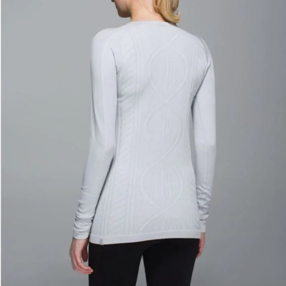 Lululemon Rest Less Pullover LS Top Silver Spoon Light Gray EUC - Picture 4 of 15